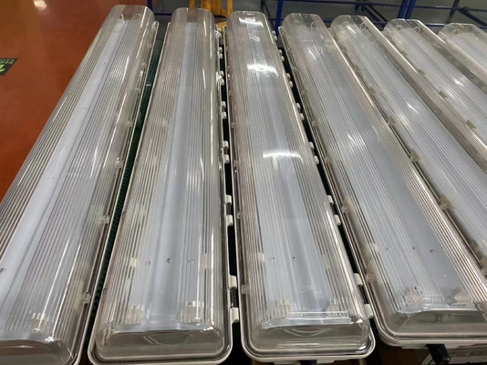 La luz fluorescente a prueba de ex 100lm/W resiste entornos extremos
