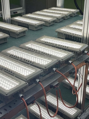 Focos de inundación a prueba de explosiones LED Clase 1 Div 1 lineales de 100w IP66 para túneles