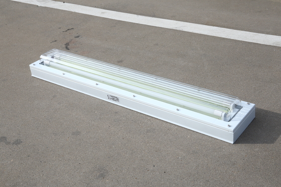 Luz limpia fluorescente a prueba de explosiones – Tubo doble colgante, 5 pies/4 pies/3 pies/2 pies (1,2 m), IP67 Tri-Proof para garajes y áreas peligrosas