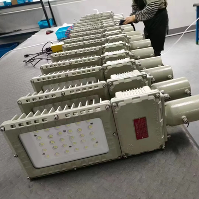 Proyector de luz a prueba de chispas para industrias farmacéuticas con diseño a prueba de chispas y CCT Ra ≥80