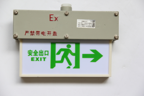 Luz de emergencia a prueba de explosiones con montaje en pared resistente a la corrosión para protección contra elementos corrosivos