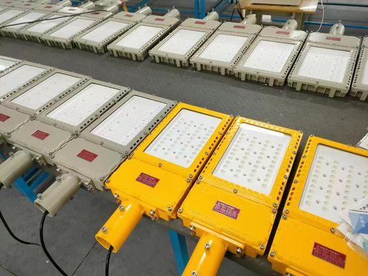 Foco LED a prueba de explosiones con temperatura de color de 6000-6500K para industrias farmacéuticas, voltaje AC 100-277V