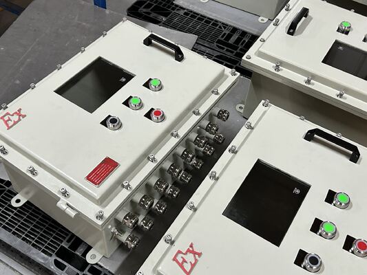 ATEX IIBT4 Panel de control a prueba de llamas de distribución Panel de control a prueba de explosión de llamas de aleación de aluminio personalizada