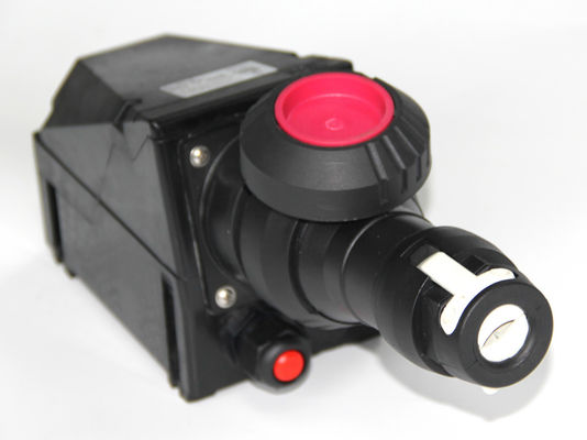 16A Enchufe y toma a prueba de explosión para entornos peligrosos con carcasa GRP y exterior de acero inoxidable