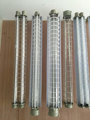 Alto rendimiento anticorrosión a prueba de explosión 100lm/w Led 8KG Lineal Light Tube Light para la zona 1 2 Zona 21 22
