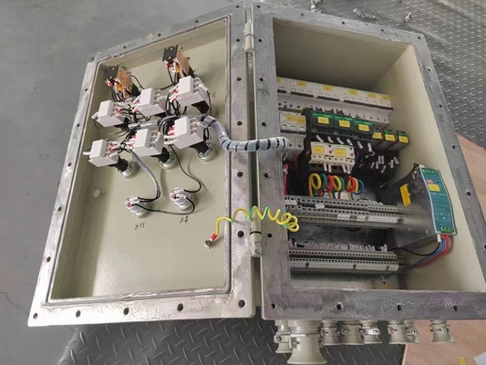 Pantallas de control IP66, caja a prueba de explosión 225A para la industria