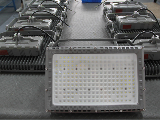 Alta luminosidad 50w 100w 150w 200w Luz de inundación LED a prueba de explosión al aire libre impermeable con cinco años de garantía