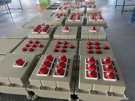 Pantallas de control IP66, caja a prueba de explosión 225A para la industria