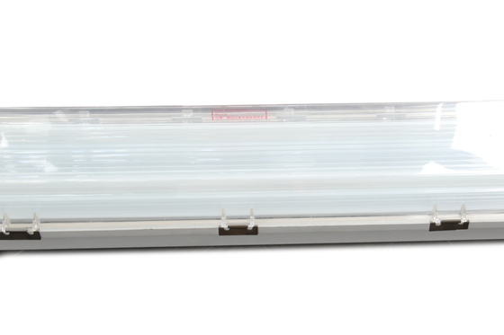 Material G 3/4&quot; ATEX GRP Luz fluorescente a prueba de explosión Lineal IP66 Luz LED a prueba de explosión para zonas peligrosas