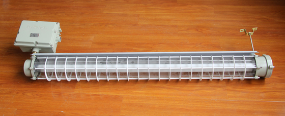 Venta de fábrica Luz de prueba de explosión de LED lineal para refinería de áreas peligrosas 1.2m lámpara de tubo lineal LED