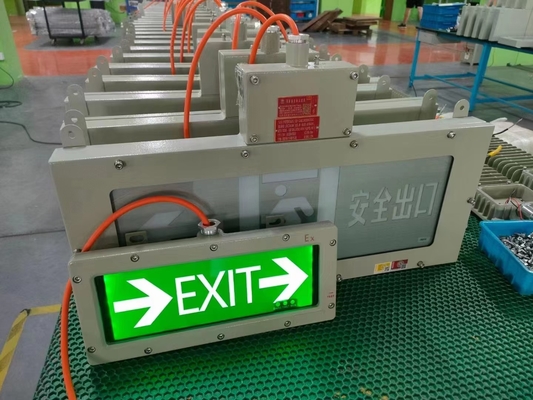 Iluminación LED de salida de emergencia a prueba de explosión de 50 000 horas con 120 lumens por watt y protección IP66