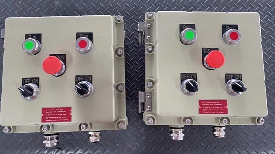 IP65 Panel de control eléctrico de acero inoxidable montado en la pared