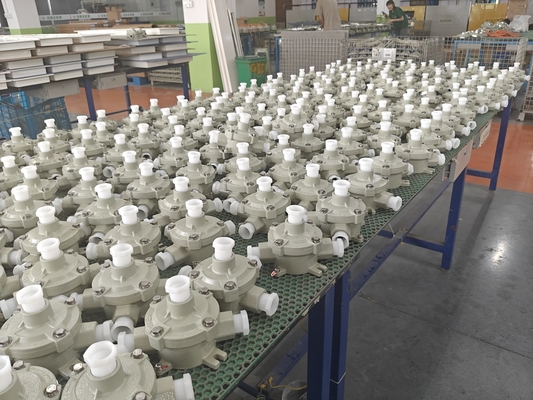Caja a prueba de explosión de 220/380VAC Apariencia hermosa Pared de aleación de aluminio montada 220/380 VAC