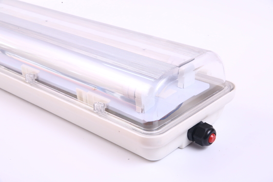 La luz lineal a prueba de explosión de ATEX IECEx EAC IP66 WF2