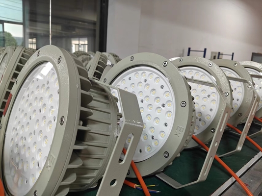 Las luces de la bahía de aluminio de fundición a presión LED con soporte de montaje de 50000 horas de duración