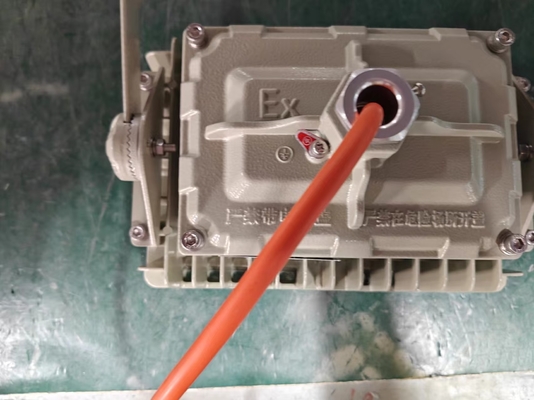ATEX IECEx RoHS ISO9001 50W Luz de inundación LED a prueba de explosión para instalaciones de desechos peligrosos