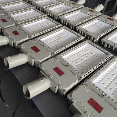 Accesorios de iluminación de calle LED a prueba de explosión de 250w para refinería 100-277v 130lm/W con homologación ATEX/IECEx/RoHS