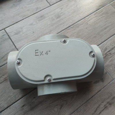 A prueba de explosión Ex d Caja de cableado de aluminio de grado marino / acero inoxidable clase IIB / IIC