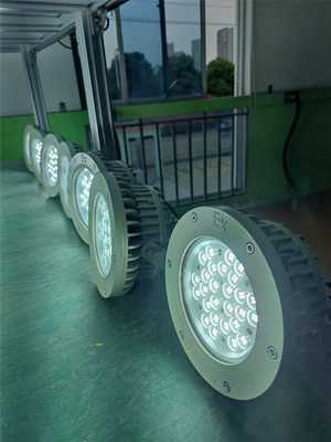 Ex Proof High bay Light 180lm/w ATEX Resistente a la corrosión IP66 Led para el techo exterior 50W-250W