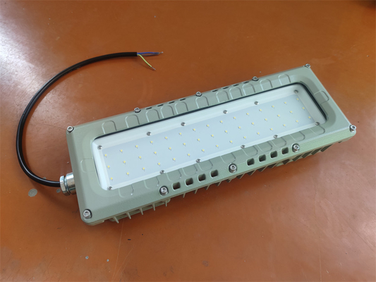 Lámpara LED a prueba de explosión RoHS ATEX IECEx para el medio ambiente duro luz industrial 200Watt 295V