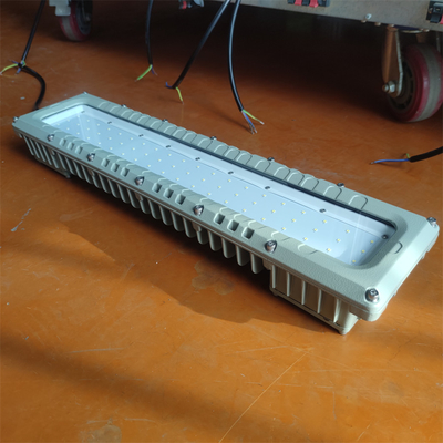 Iluminación LED a prueba de llama Ex d con una potencia nominal de 50-90 W IP66 WF2 Techo/Pendiente/Flanca