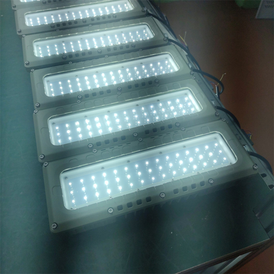 Iluminación LED a prueba de llama Ex d con una potencia nominal de 50-90 W IP66 WF2 Techo/Pendiente/Flanca