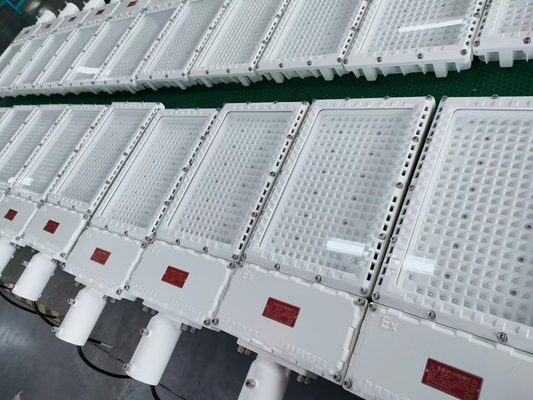 Luz de inundación LED para gasolineras de minería petroquímica Zona 1 Zona 2 Iluminación Ex Db Eb IIC T6 Gb Ex Tb IIIC T80°C Db IP66