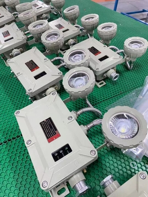 90/120/180 Min Luz de emergencia de larga duración CCT 4500-6500K Iluminación LED a prueba de llamas