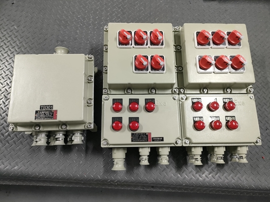 Panel de control eléctrico de entrada de cable colgante vertical de aluminio de IP66 ExD IIC T6 Gb personalizado