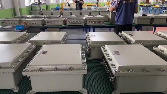 Tabla de distribución a prueba de fuego con IP66 WF2 y entrada de cable personalizada