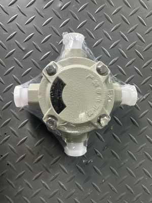 IP66 Caja de conexión de aluminio fundido a prueba de explosión de protección contra incendios Caja de cableado Exd IIB IIC personalizada