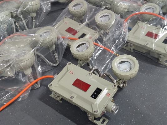 Luz de emergencia IP66 LED a prueba de explosión   2x3W, 90lm/W, resistente al fuego para zonas peligrosas