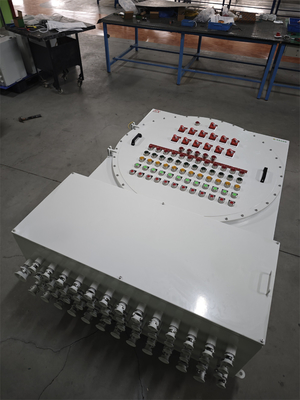 ATEX 380V Paneles de control ignífugos Panel de distribución de energía industrial Material de aluminio anticorrosión IP66 para zona peligrosa1 2 21 22 Corriente nominal ≤ 250A