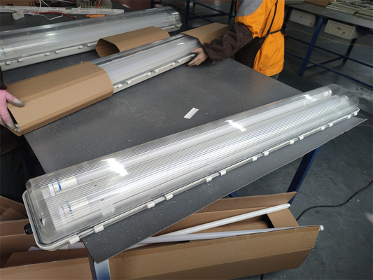 2*54W Luces fluorescentes antinexplosivas ATEX IECEx Certificado WF2 impermeable 100lm/w Eficiencia luminosa