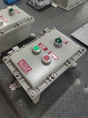10A Exd Estación de control a prueba de explosión ATEX Calificada de entrada de cable de aluminio de grado marino G3/4&quot; 220VAC 380VAC Para zona de riesgo Clase 1