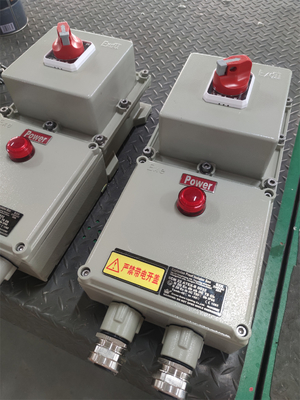 El bloque aislante a prueba de explosión ATEX IP66 Anticorrosión Aluminio de grado aeroespacial Para montaje en pared Ex D E Para gas marino Medio ambiente petroquímico