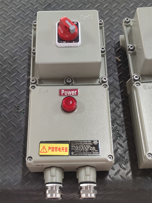 El bloque aislante a prueba de explosión ATEX IP66 Anticorrosión Aluminio de grado aeroespacial Para montaje en pared Ex D E Para gas marino Medio ambiente petroquímico