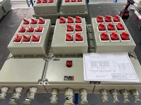 Paneles de control IP66 intrínsecamente seguros con carcasa a prueba de fuego