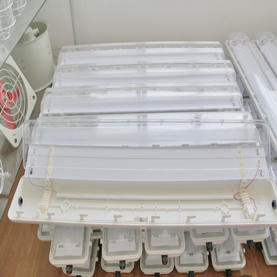 IP66 Rated Proof Explosion LED High Bay Lights Alimentado por CREE Lamp Bead con una eficiencia de 160lm/w