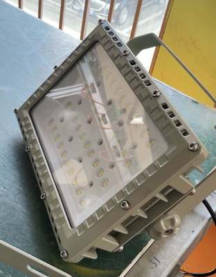 150W Luz de inundación LED a prueba de explosión IP65 Iluminación de áreas peligrosas