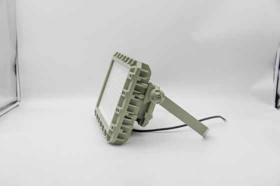 Proyector LED a prueba de explosiones – Ahorro de energía, clasificación IP66 para plantas químicas y plataformas offshore