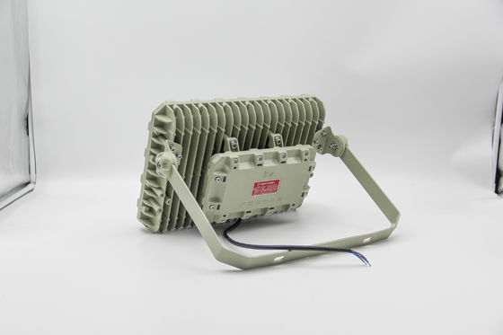 Proyector LED a prueba de explosiones – Ahorro de energía, clasificación IP66 para plantas químicas y plataformas offshore