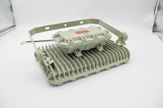 Proyector LED a prueba de explosiones – Ahorro de energía, clasificación IP66 para plantas químicas y plataformas offshore