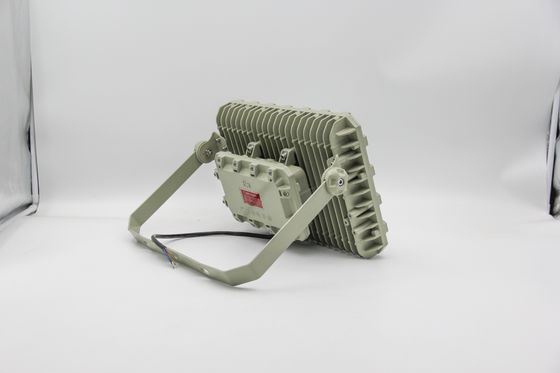 Proyector LED a prueba de explosiones – Ahorro de energía, clasificación IP66 para plantas químicas y plataformas offshore