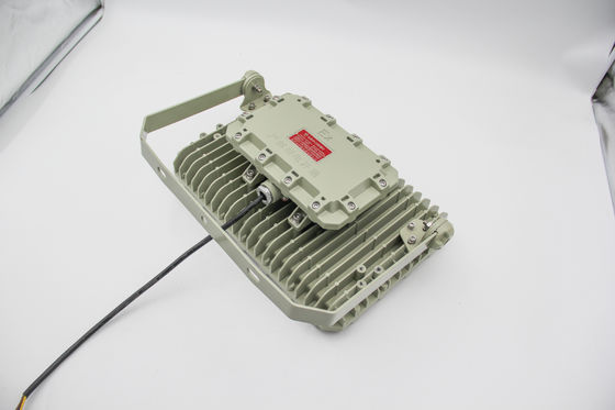 Proyector LED a prueba de explosiones – Ahorro de energía, clasificación IP66 para plantas químicas y plataformas offshore