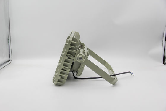 Proyector LED a prueba de explosión ∙ Proyector a prueba de fuego, a prueba de agua, eficiente energéticamente ∙ Para ambientes peligrosos