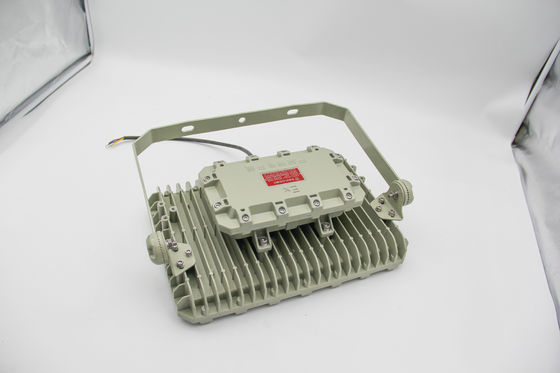 Proyector LED a prueba de explosiones – Ahorro de energía, clasificación IP66 para plantas químicas y plataformas offshore