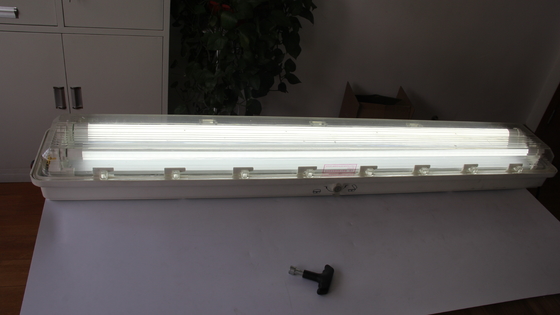 Iluminación LED lineal a prueba de explosión certificada ATEX IECEx CNEX para zonas peligrosas 1 y zona 2