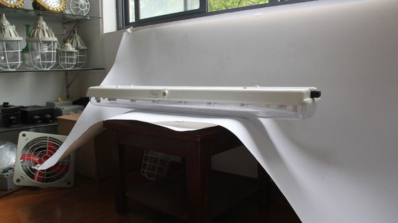 Luz lineal a prueba de explosiones serie BYS con triple certificación – Luminaria LED para áreas peligrosas aprobada ATEX/IECEx/CNEX, clasificación IP66, 5 años de garantía, potencia y tamaño personalizables