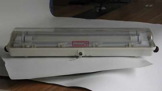 Luz LED lineal a prueba de explosiones ATEX/IECEx/CNEX de 0,6 m/1,2 m, de larga duración, de grado industrial, IP66, iluminación para áreas peligrosas, plantas químicas y de petróleo y gas, minería, instalaciones marinas. Diseño de eficiencia energética que reduce
